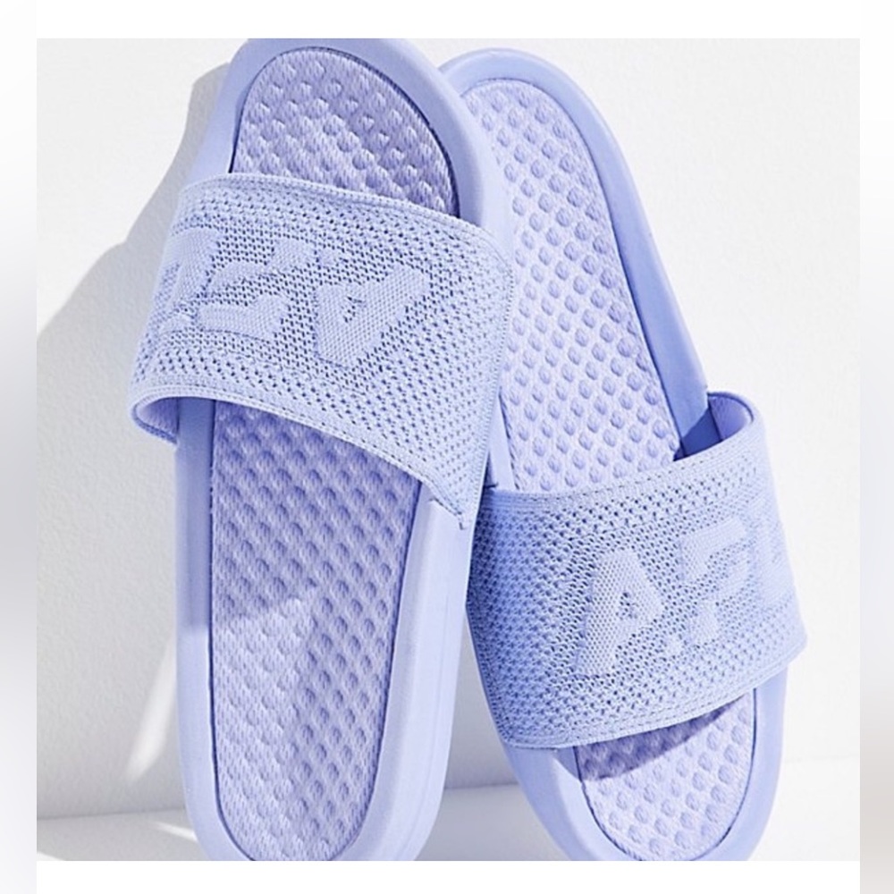 APL ❤️‍🔥 LOGO SLIDES IN LAVENDAR